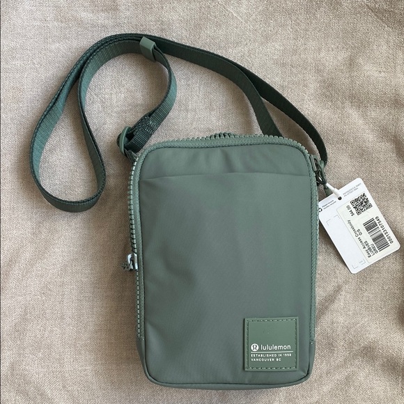 Lululemon Easy Access Crossbody Bag - Picture 2 of 5